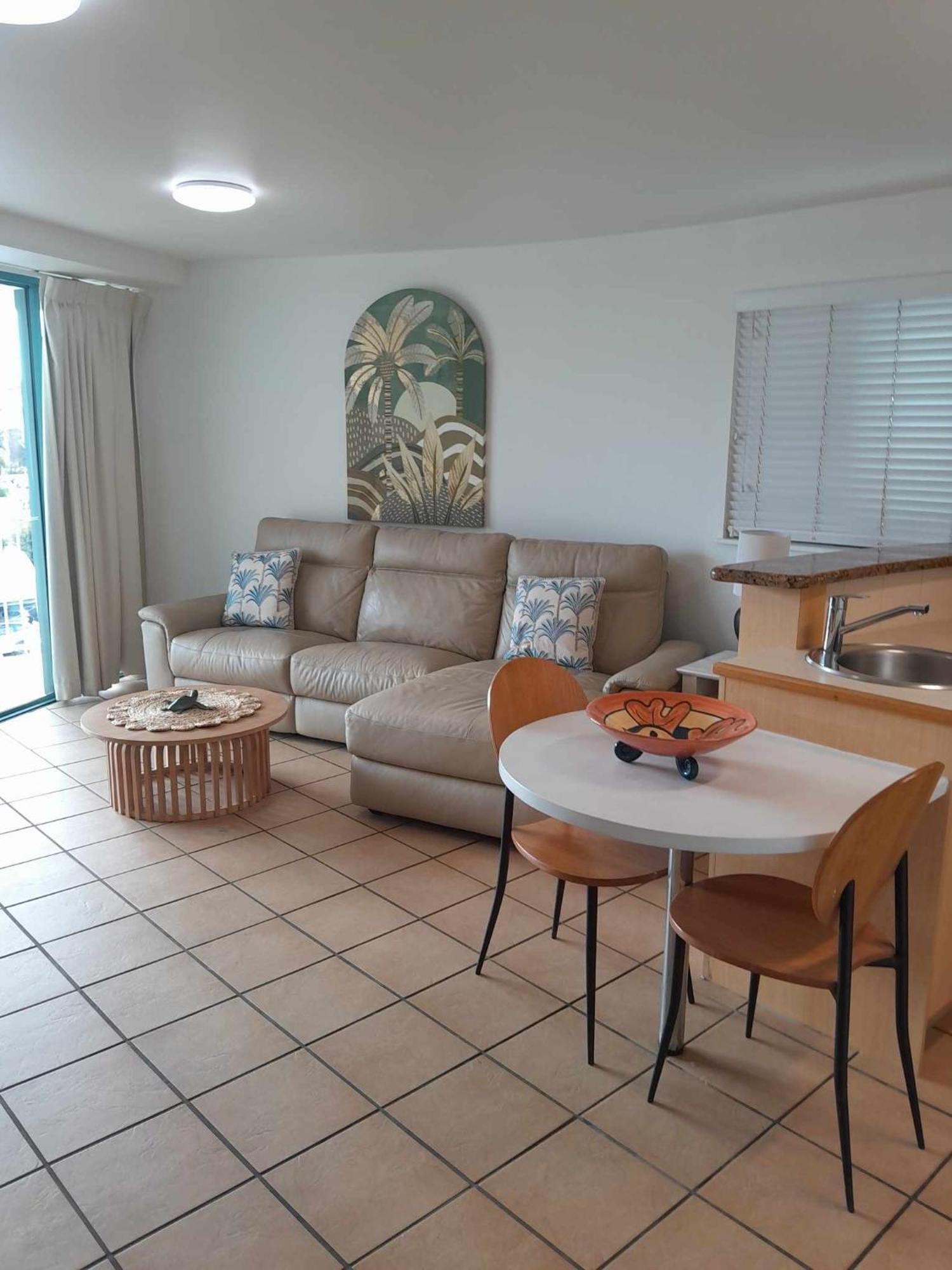 Grand Palais Boolarong Beachside Apartments Alexandra Headland Ngoại thất bức ảnh