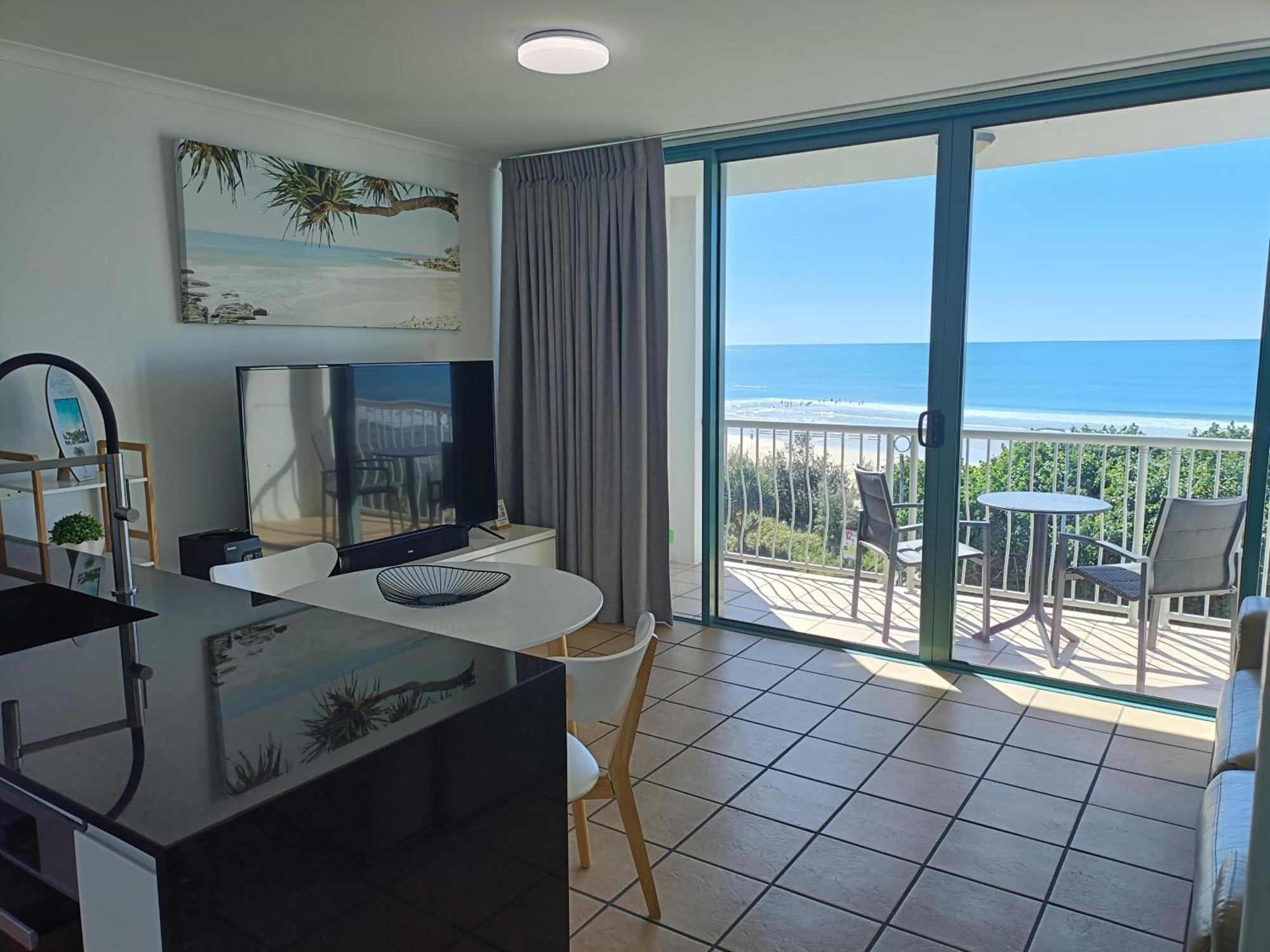 Grand Palais Boolarong Beachside Apartments Alexandra Headland Ngoại thất bức ảnh