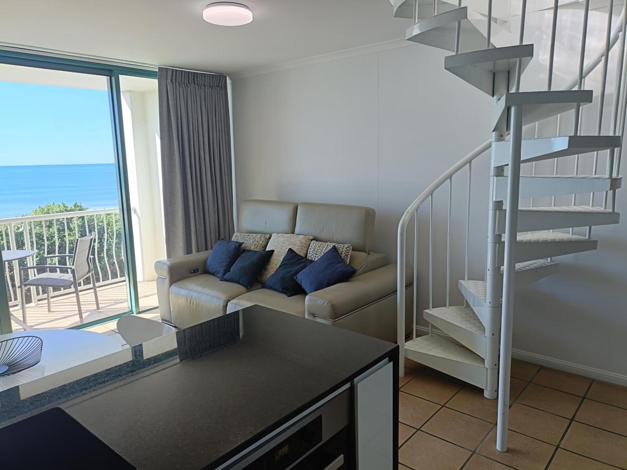 Grand Palais Boolarong Beachside Apartments Alexandra Headland Ngoại thất bức ảnh